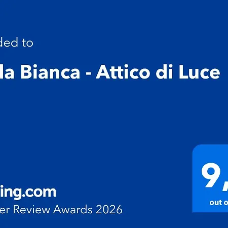 公寓 Nada Bianca - Attico Di Luce